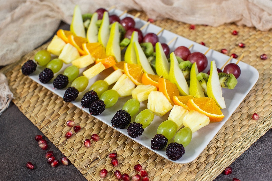 Laissez-vous tenter par les délices de la nature : rehaussez votre expérience de pique-avec les collations aux fruits frais Nemanex !